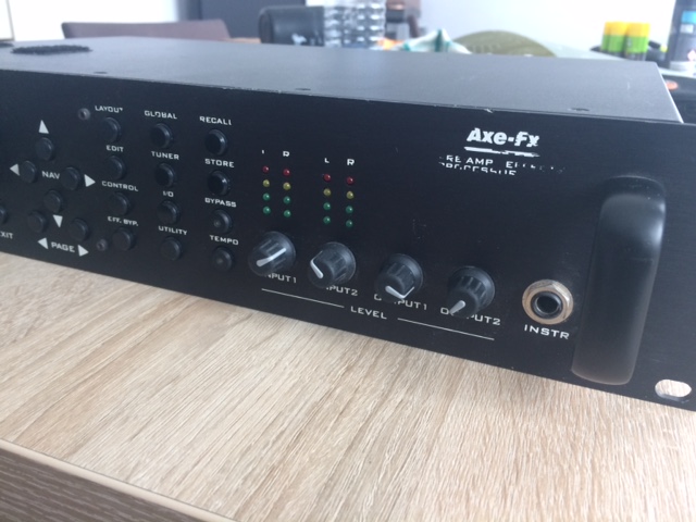 Photo : Fractal   Audio  Axe Fx Standard