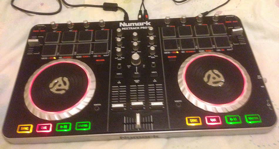 Photo : Numark Mixtrack pro II