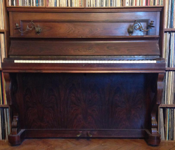 Photo : Piano  droit  A  Guillot Paris