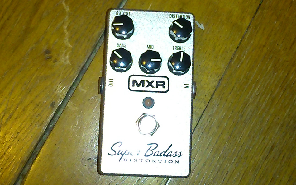 Photo : MXR Super Badass distortion