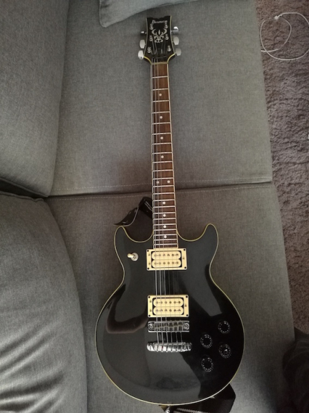 Photo : IBANEZ   AR50    de 1980