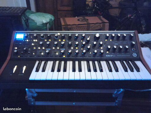 Photo : Moog Sub37 