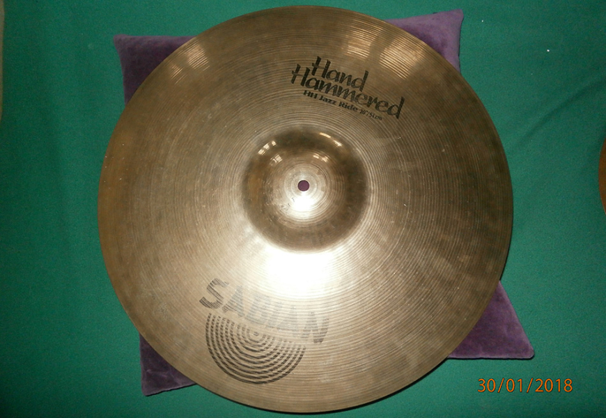 Photo : Sabian    Ride   Hand Hammered Cymbale jazz