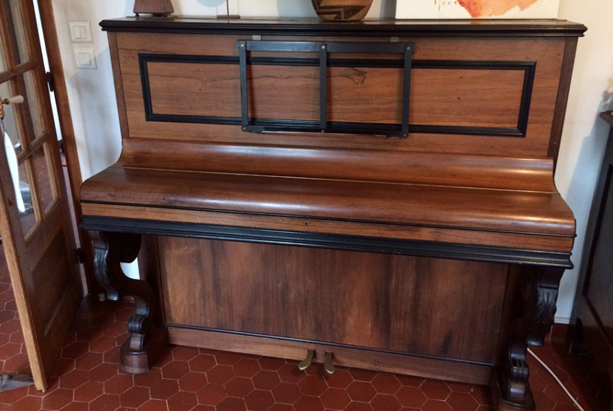 Photo : Piano    droit   Guillot medaille d or