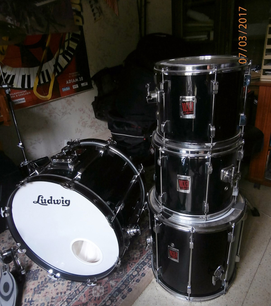 Photo : LUDWIG         rocker 5 futs avec caisse claire