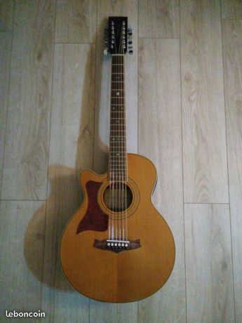 Photo : Tanglewood      12 cordes electro acoustique