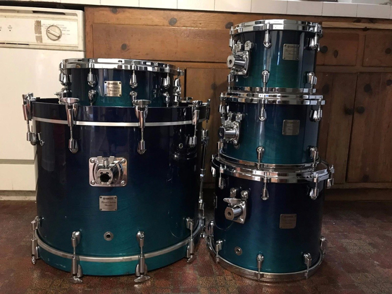 Photo : Yamaha Birch Custom Absolute 5 piece