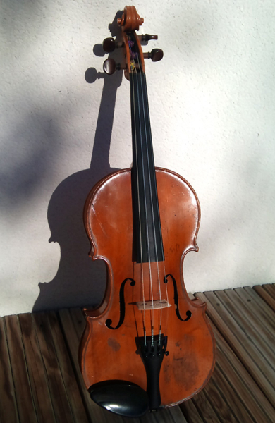 Photo : Violon        ancien Signe BRETON