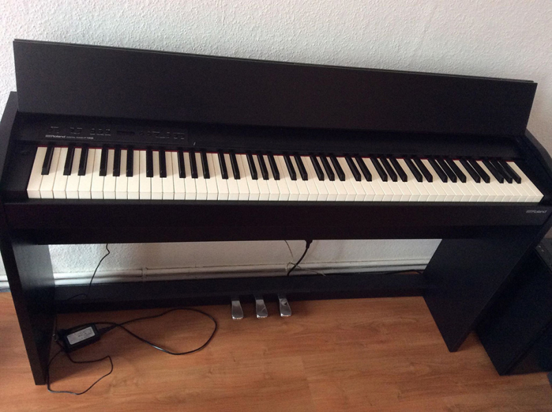 Photo : Roland    F    140 avec garantie