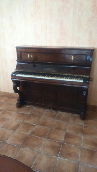 Photo : Piano    droit   Focke e Fils Aine
