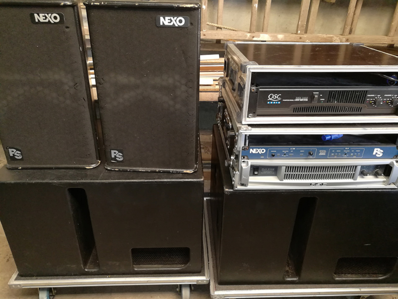 Photo : Sonorisation   Nexo 4 tetes et 2 Subs