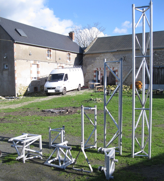 Photo : Structure        aluminium triangulaire STACCO