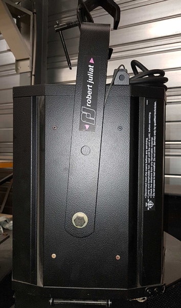 Photo : Projecteur     Robert Juliat 329H