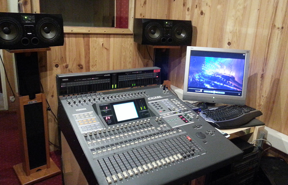 Photo : Console  Yamaha  02r v2