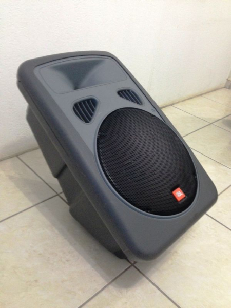 Photo : JBL    EON10     Passive Paire
