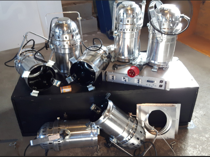 Photo : Eclairage        Kit PAR 64 500W