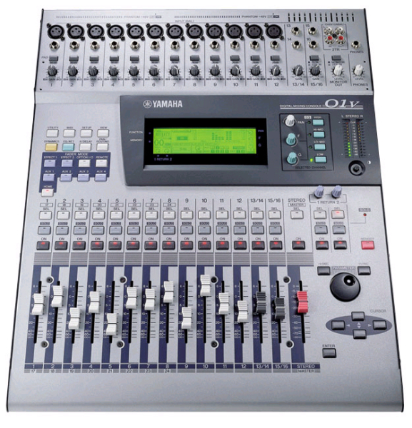 Photo : Console  Yamaha  01 V