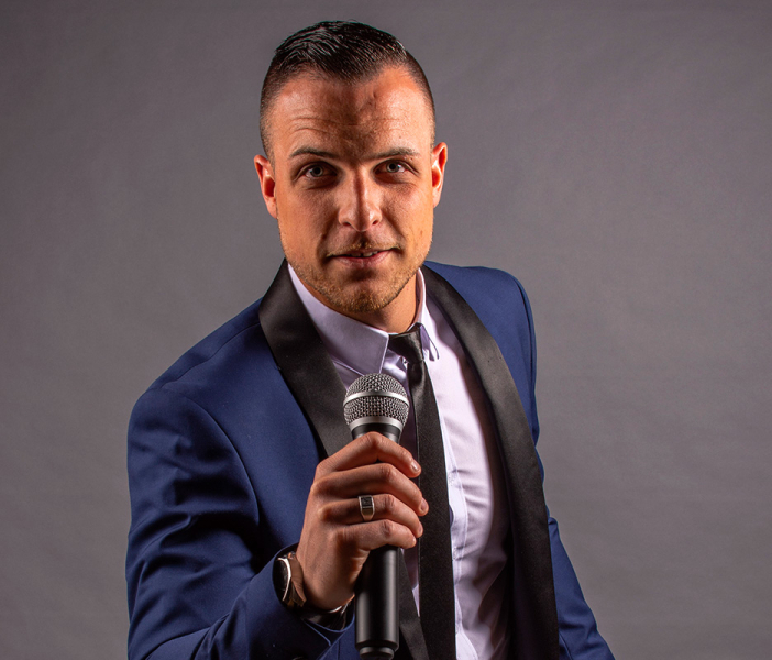 Photo : Spectacle Chanteur cle en main