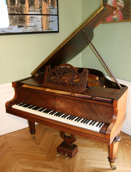 Photo : GAVEAU           quart de queue