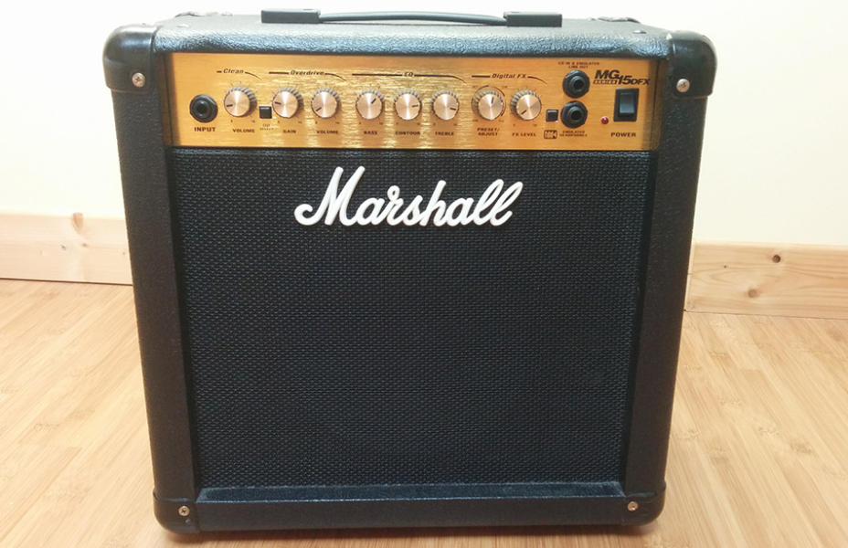 Photo : MARSHALL     MG15DFX