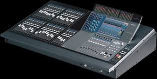 Photo : Console  YAMAHA  M7 CL V3 32