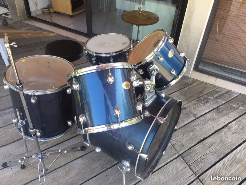 Photo : Pearl      5    futs Target debutant avec tabouret