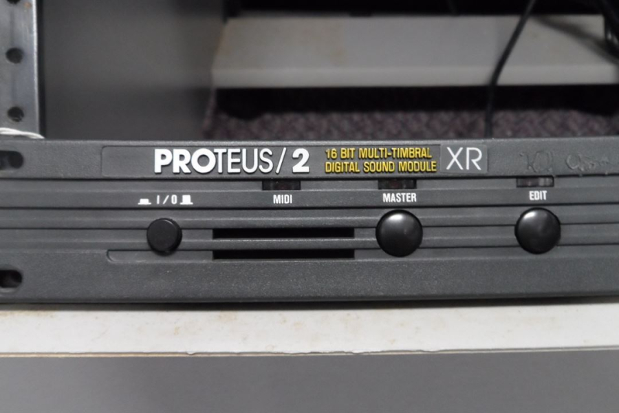 Photo : E MU    Rack     Proteus Expanders X1 et X2