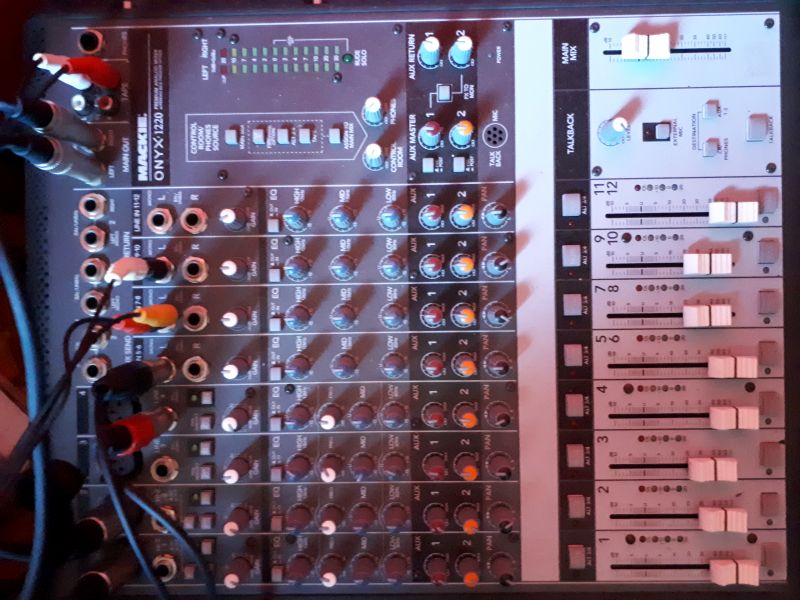 Photo : Mackie    ONYX   1220