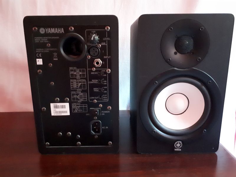 Photo : YAMAHA        HS50 M Enceintes actives