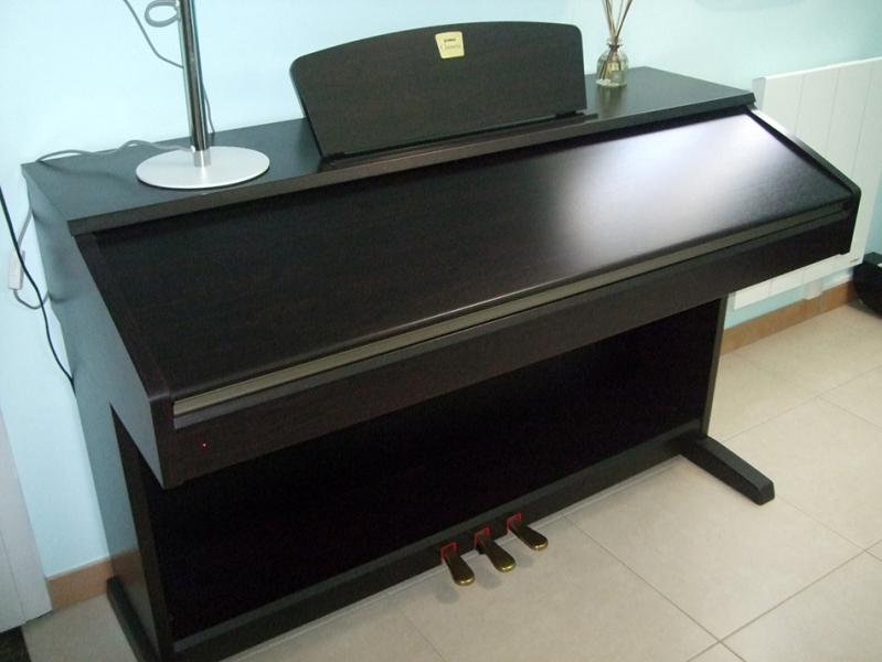 Photo : Yamaha Clavinova CVP 401