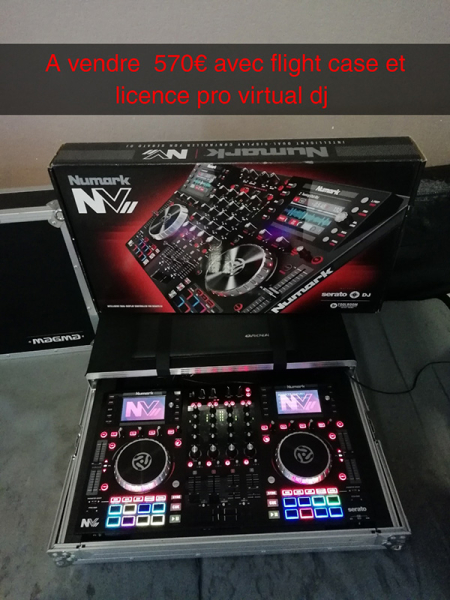 Photo : Numark         NVII avec flight case