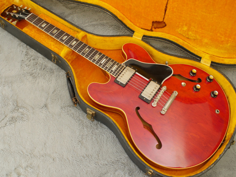Photo : Gibson  ES  335  TDC 1963 Rouge cerise