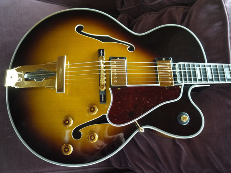 Photo : Gibson     L5    CES Crimson 2013