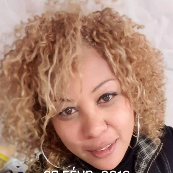 Photo : Chanteuse cherche groupe