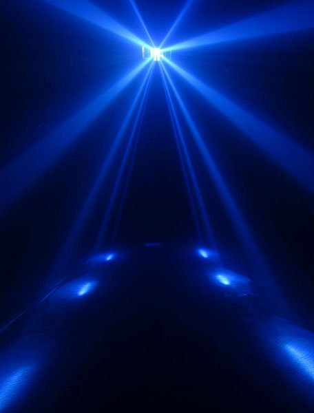 Photo : Projecteur effet multifaisceaux