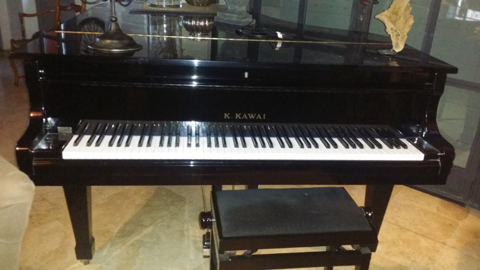 Photo : Piano    KAWAI   demi de queue modele KG