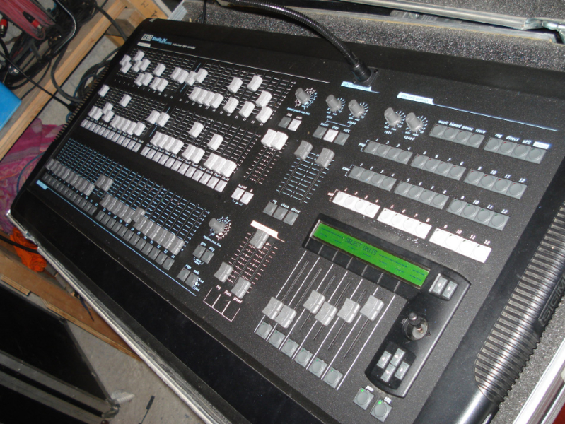 Photo : Console lumiere SGM 24 scan control
