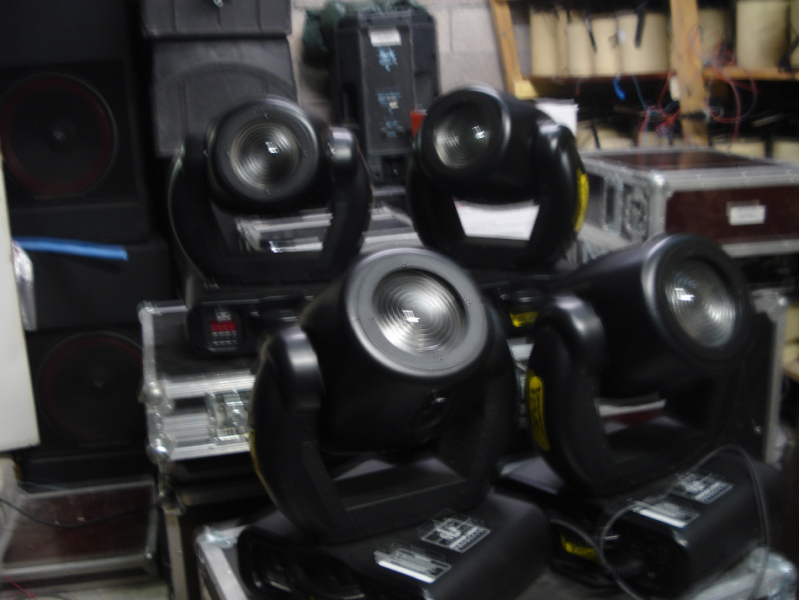 Photo : Projecteur     asservis YPOC GLP 2 paires