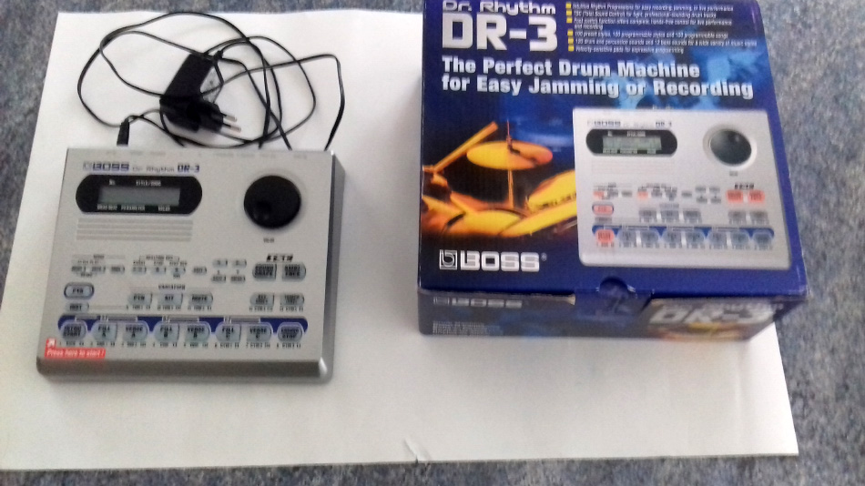 Photo : BOSS     DR3     boite a rythmes