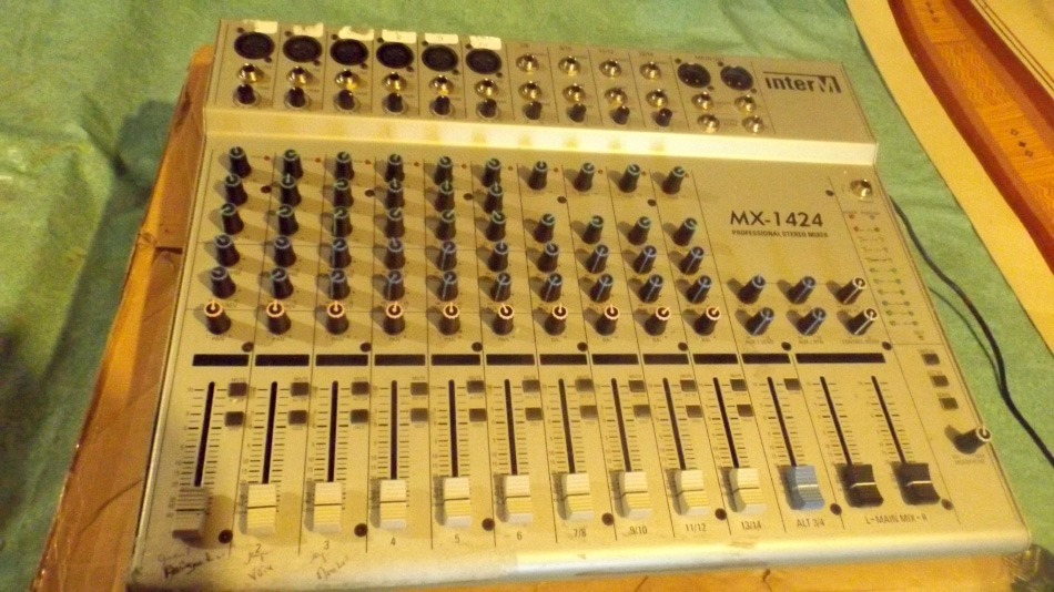 Photo : Inter    M    Mixage MX 1424