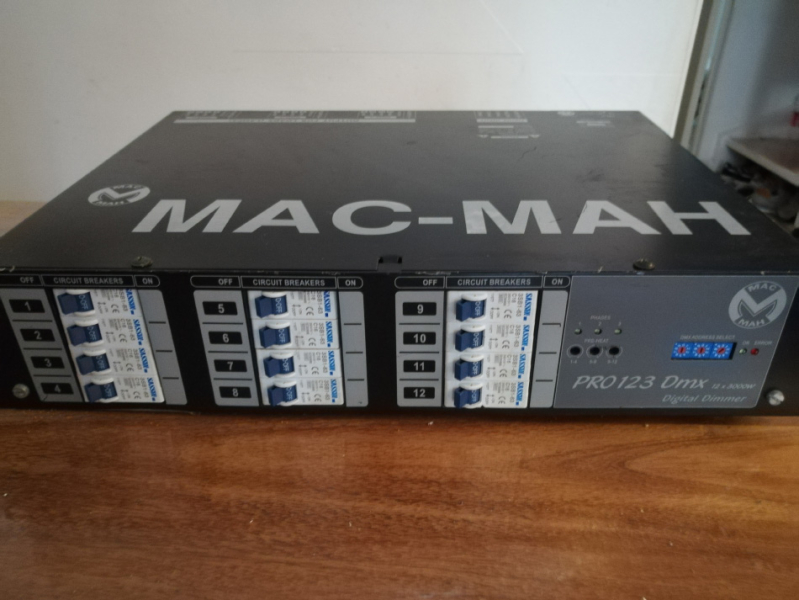 Photo : Bloc de Puissance DMX MAC MAH