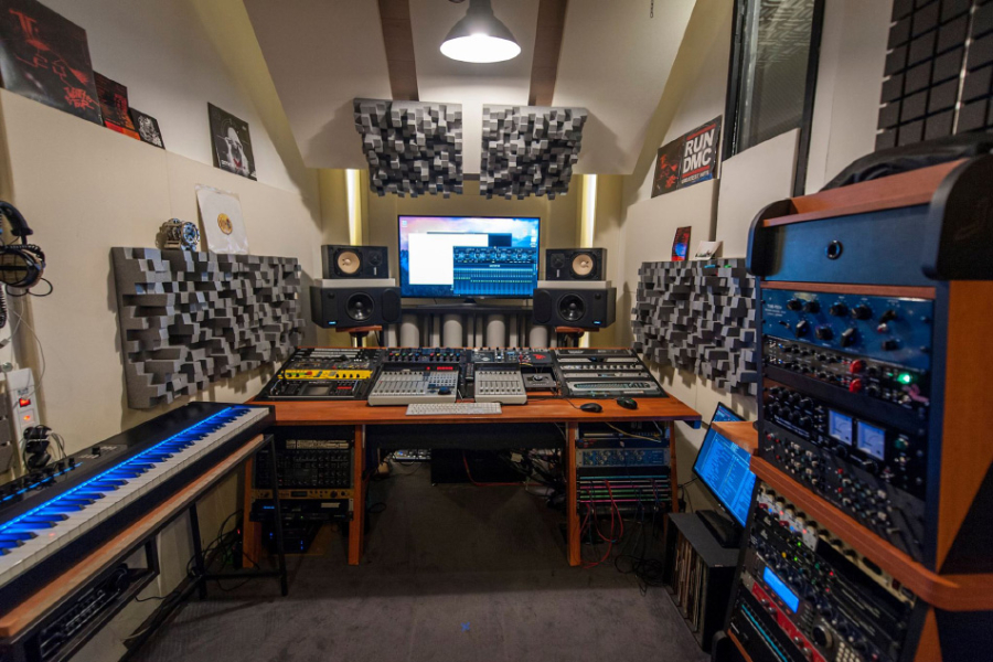 Photo : Antelope         Uad PMC GML VDC Phoenix Tubetech