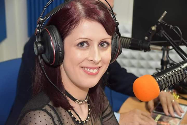 Photo : Chanteuse        pour soirees mariage anniversaire