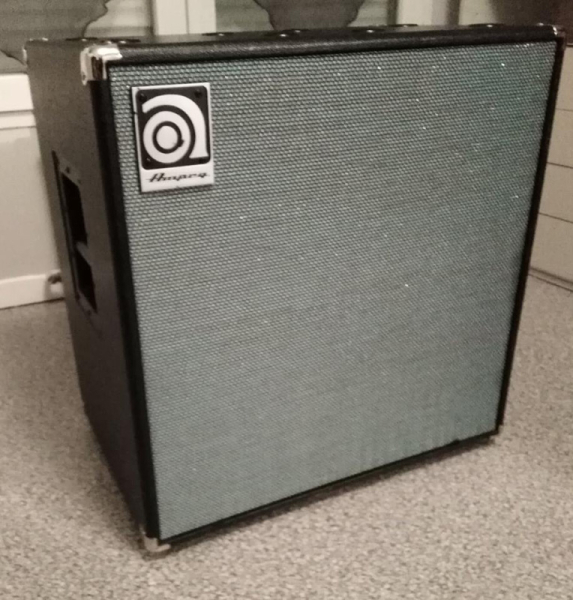 Photo : Ampeg     SVT    212AV Cabinet