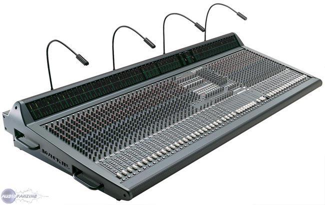 Photo : Mackie    SR    40 8 flycase ALIME 