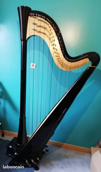 Photo : Harpe    Camac   a pedales 47 cordes