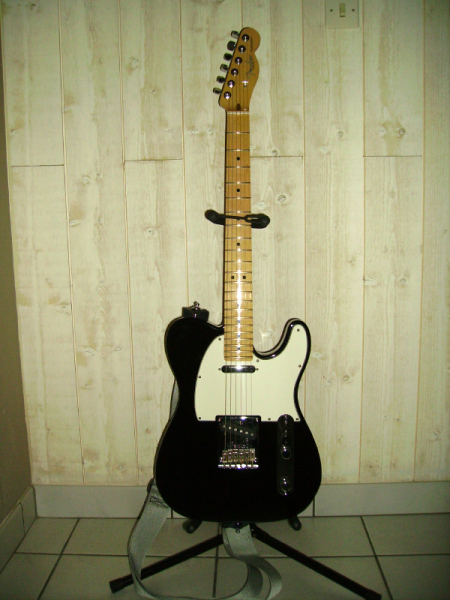 Photo : FENDER Telecaster Volee