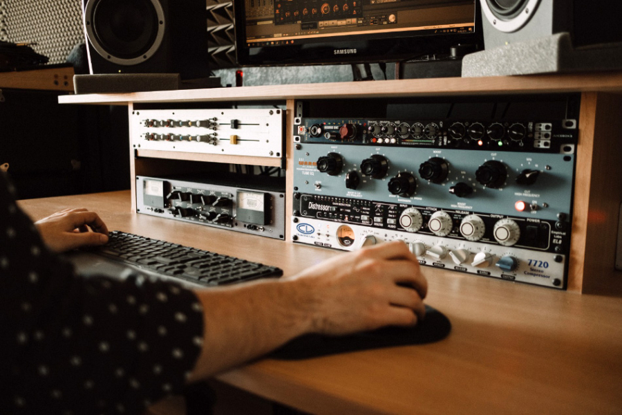 Photo : Mastering        Studio Tubecult