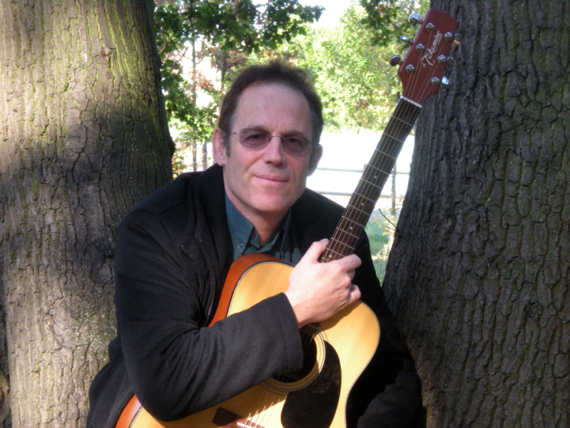 Photo : Guitariste propose sa collaboration