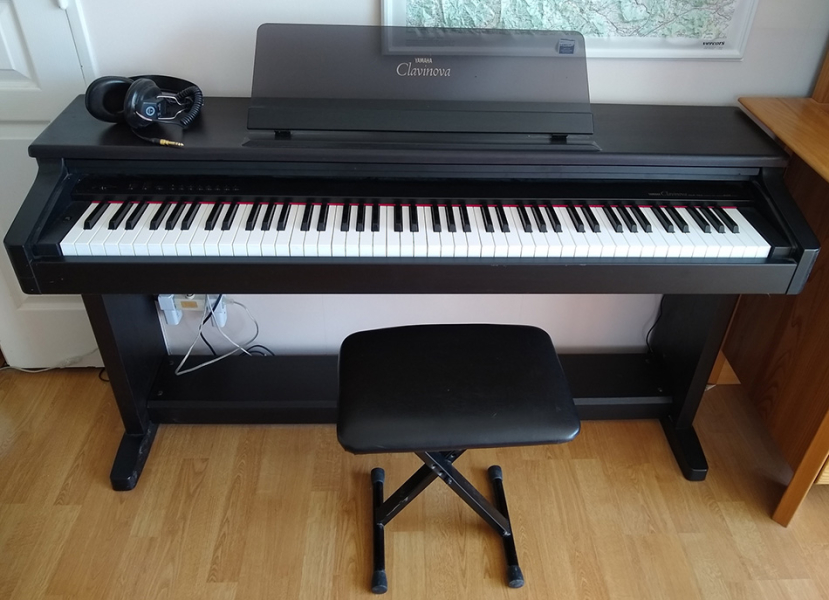 Photo : YAMAHA Clavinova CLP 123